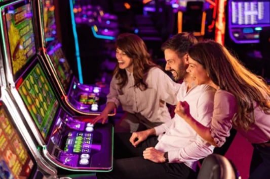 enom77 live casino meja roulette dan blackjack – streaming langsung dengan dealer profesional